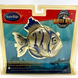 2009 Swim Ways Battle Reef Fish Swimming Pool Toy Large Silver Gray High Speed!